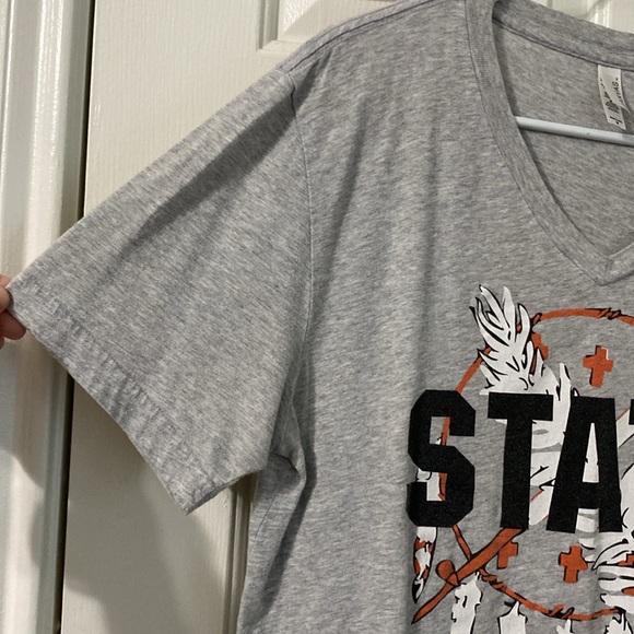 Oklahoma State University short sleeve heather grey v neck T-shirt OSU Cowboys - Picture 4 of 5